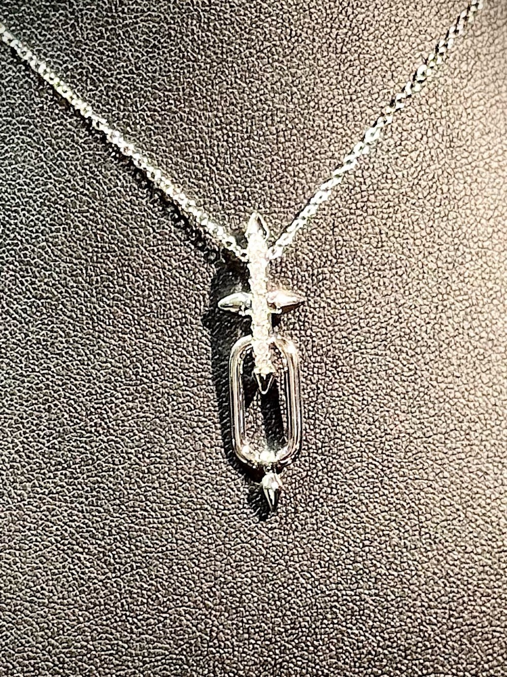 Elegant Silver Pendant Necklace - Picture 3 of 6